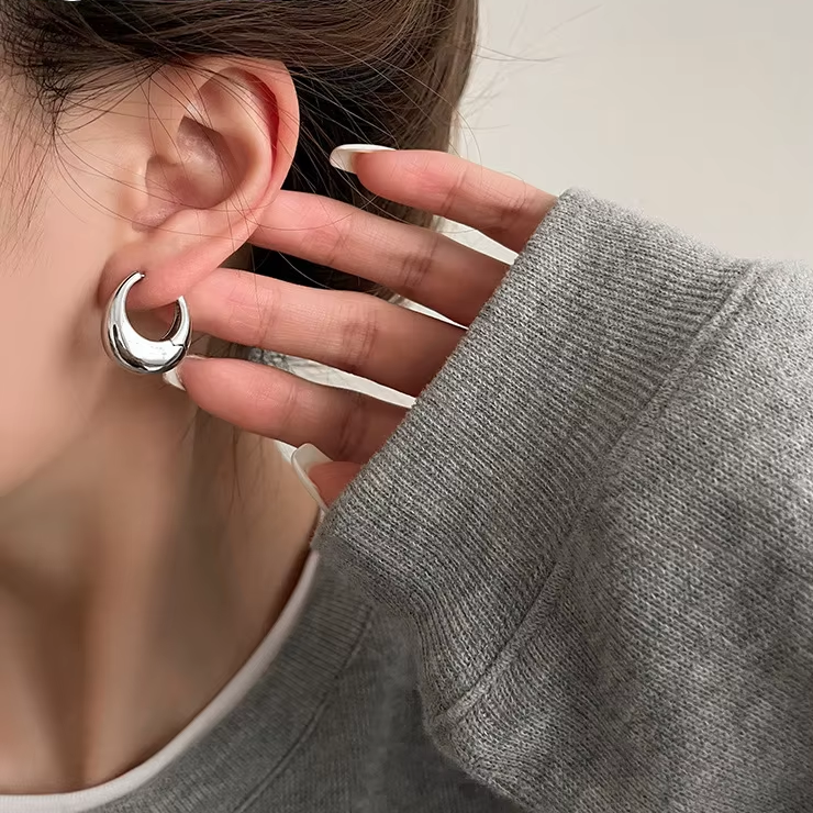 LENNIKO Oval Chic Earrings