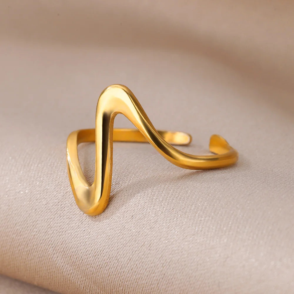 "Golden Open Ring – Women’s Elegant Band"