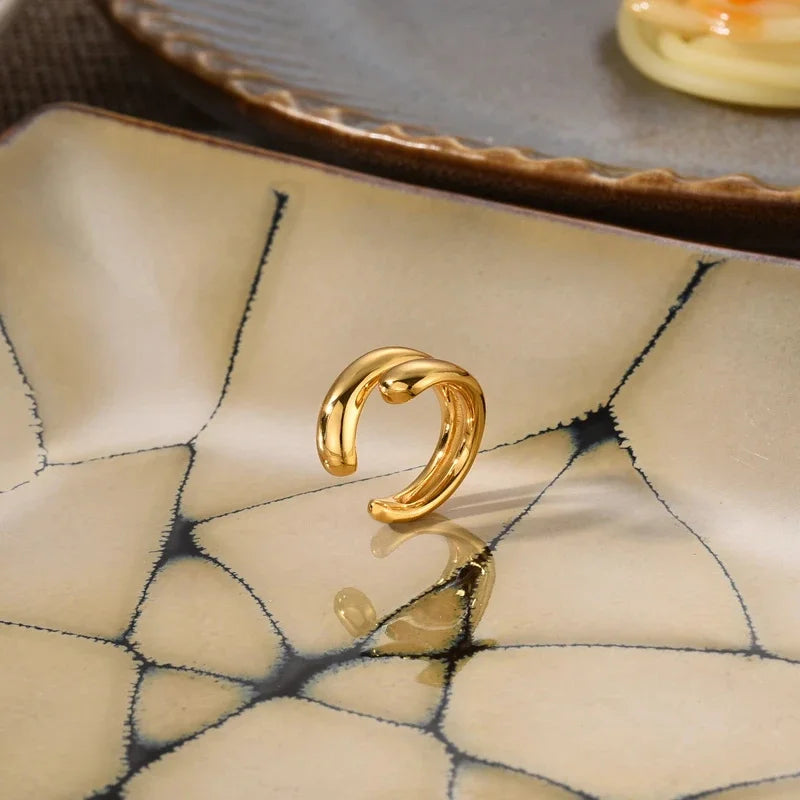 "Gold Ear Cuff Clip Earrings – Trendy Pierceless Design"