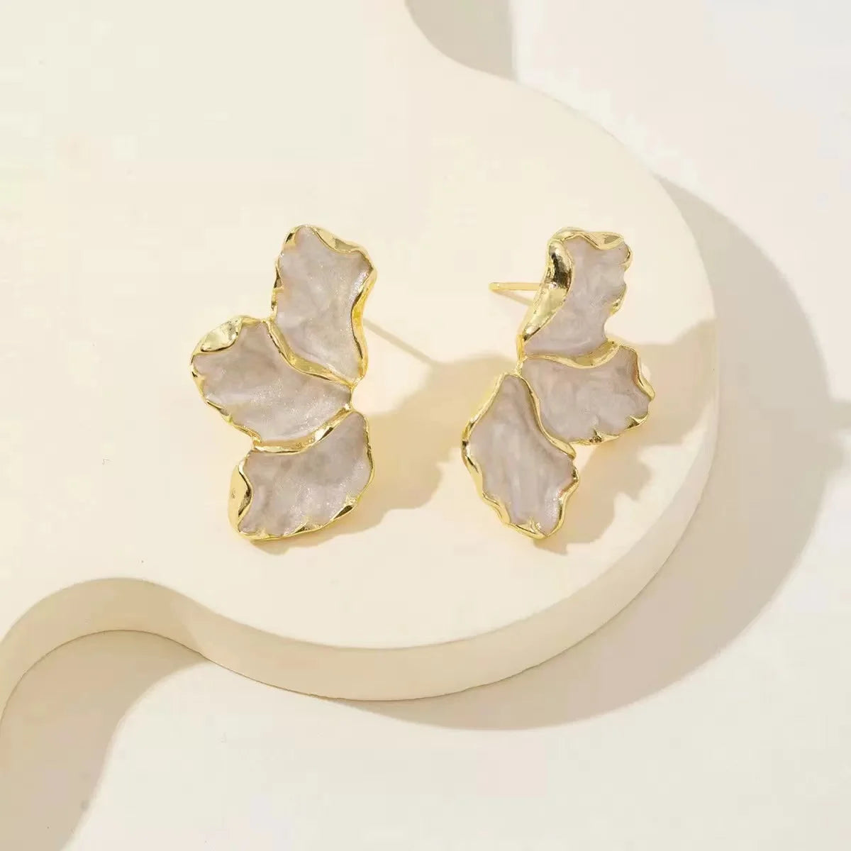 "Gold-Plated Cream Flower Earrings – Elegant Irregular Back Design"