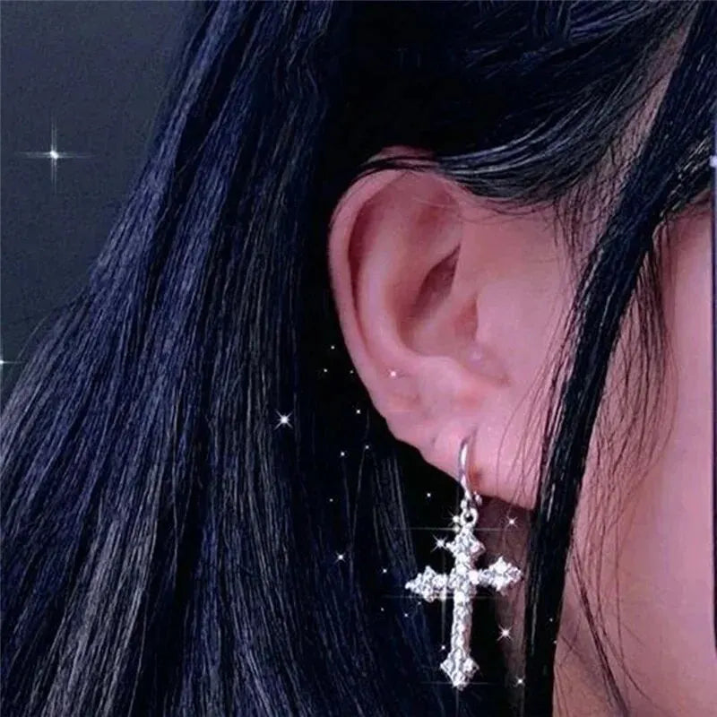 "Silver Crystal Cross Drop Earrings – Sparkling Dangle Jewelry"