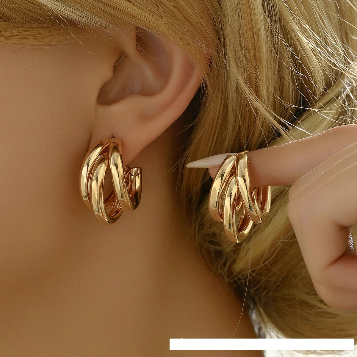 "Gold Geometric Hoop Earrings – Elegant Vintage Statement"