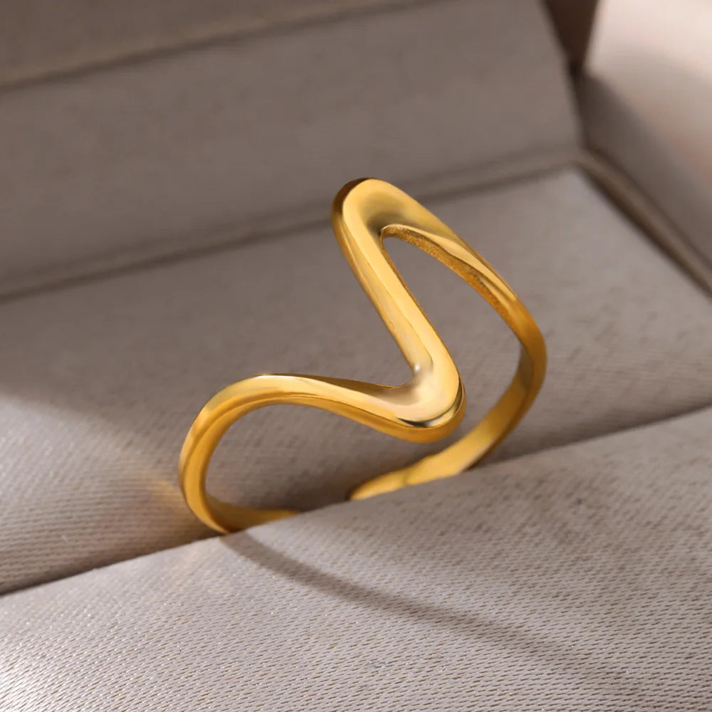"Golden Open Ring – Women’s Elegant Band"