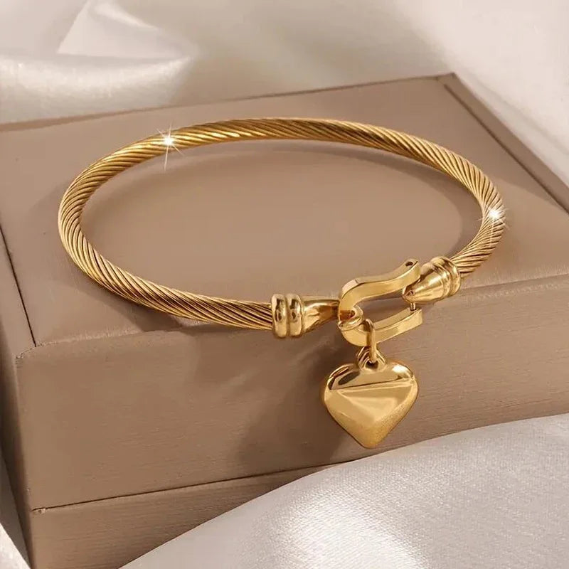 Golden Heart – 18K Stainless Steel Bangle