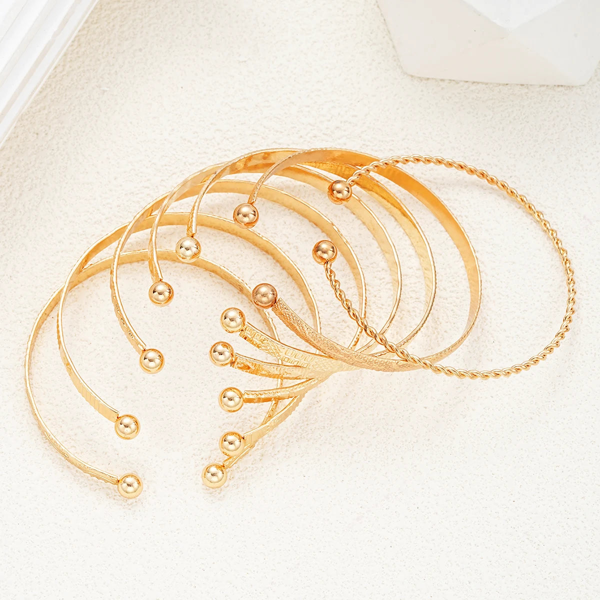 "7-Piece Gold Punk Bracelets Set – Heart Print Metal Bangles for Women"